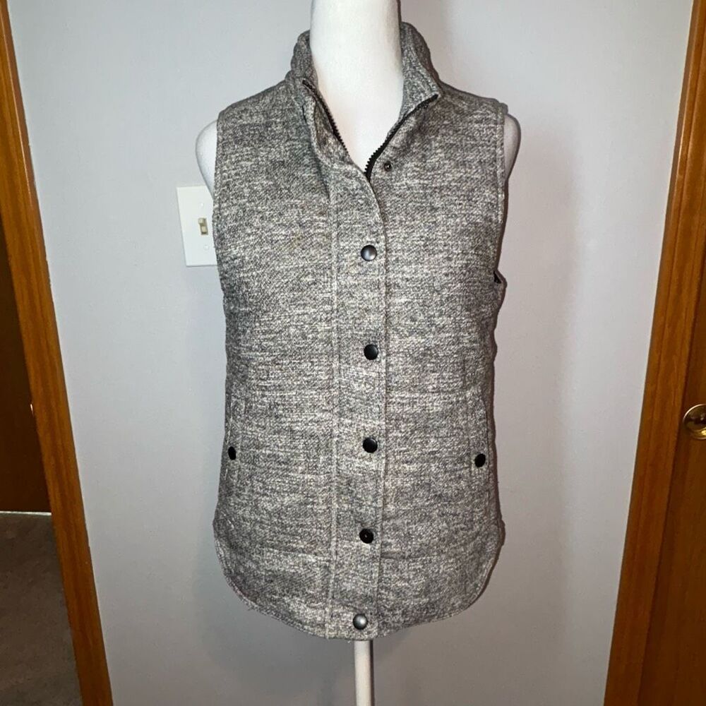 Skies are Blue Stitch Fix Wels Quilted Puffer vest gray size S